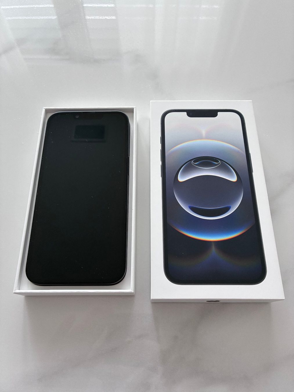 Apple Portables: Apple iPhone 16 E Schwarz - 256 GB – D'occasion à Thun par Pebless