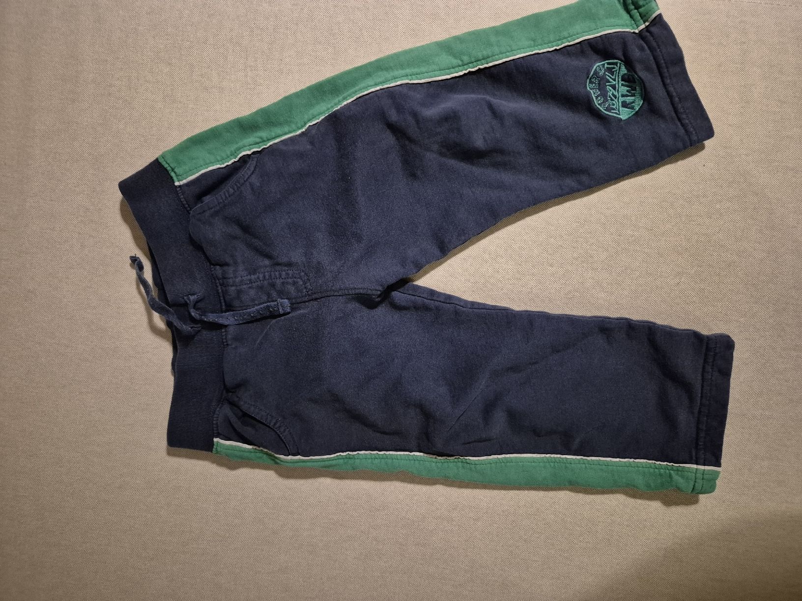 Pantaloni: 2x Kinder Jogginghosen Gr. 92 warm – Usato da Thun venduto da Zuzi84 1