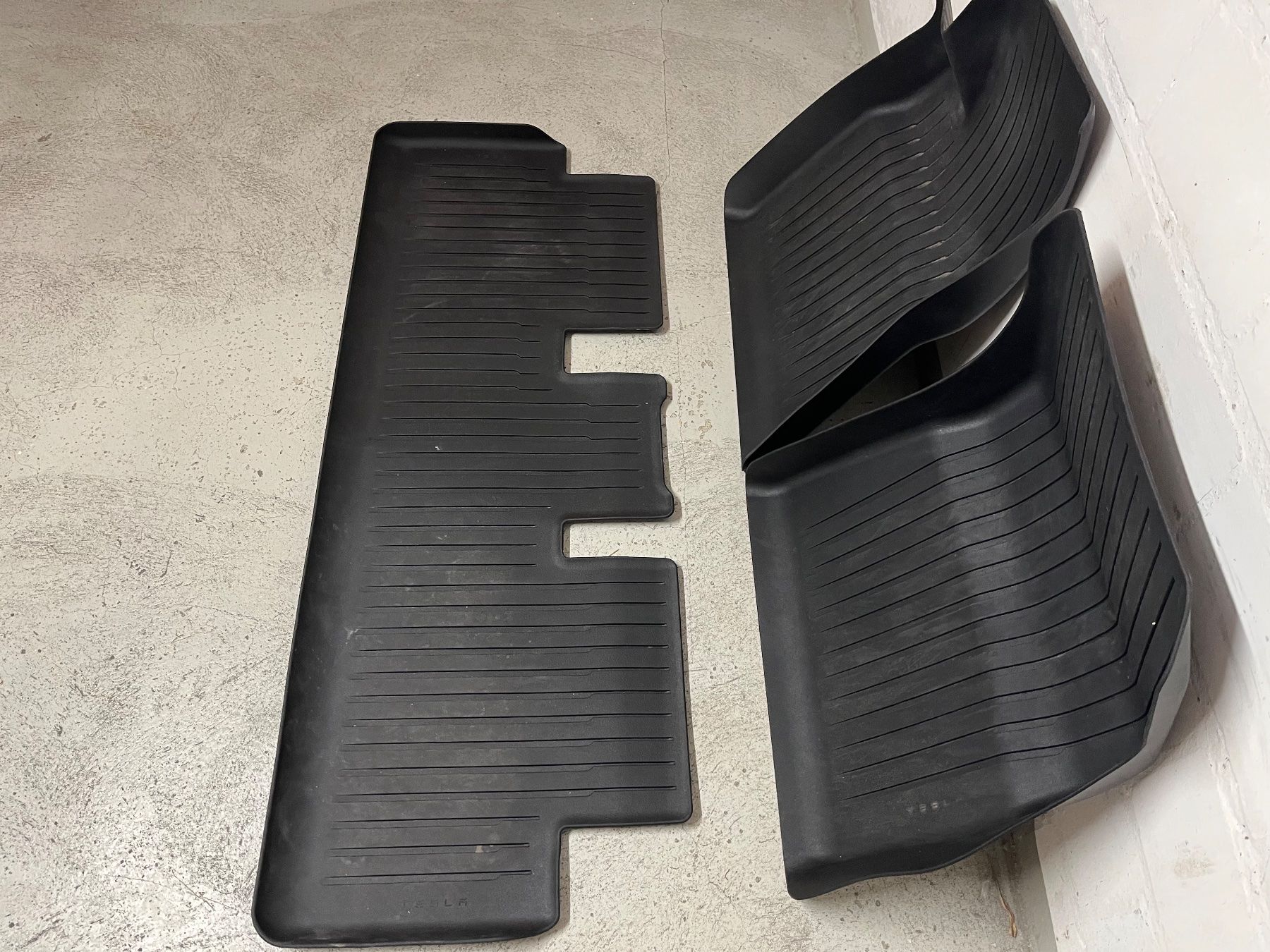 Tesla Tappeti & Tappetini: Original Tesla Model 3 Automatten Set Gummimatten – Usato da Kreuzlingen venduto da X2017 2