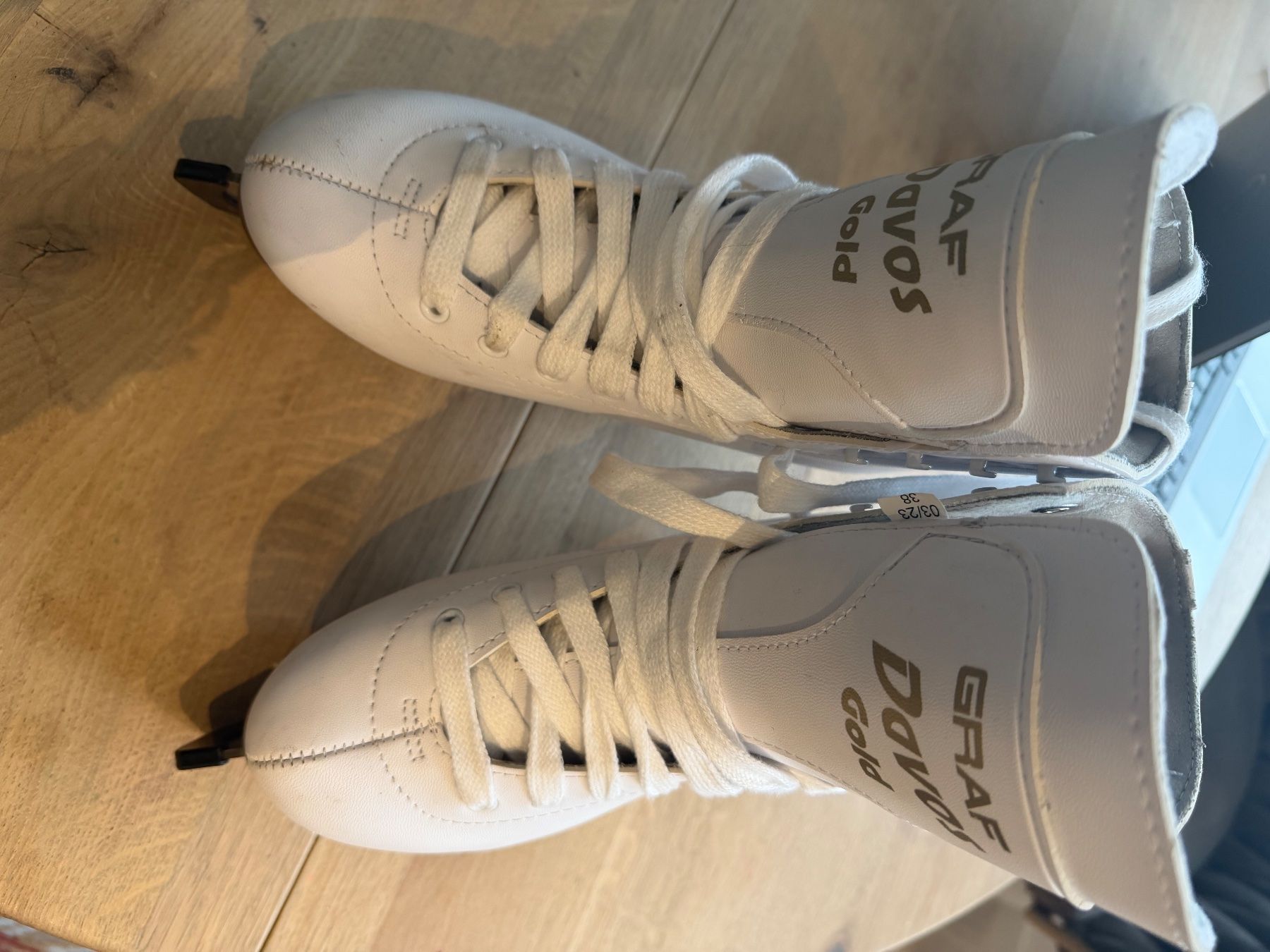 Graf Pattini da ghiaccio: Davos Gold Schlittschuhe Gr. 38 – Usato da Oberrieden venduto da JasminP
