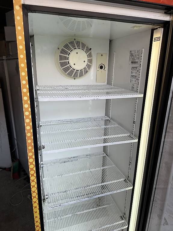 Frigoriferi: Gastro Getränkekühlschrank – Usato da Kleindöttingen venduto da jas_5nyc 1