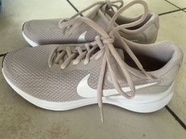 Neue Nike Revolution 6 NN Damenschuhe, Gr. 38
