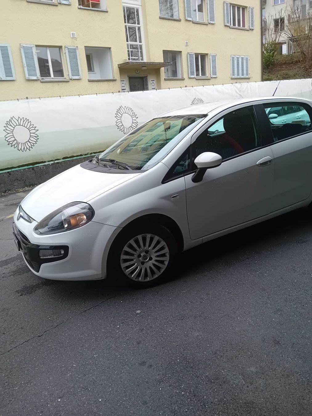 Fiat Automobili: Fiat Punto ab MFK – Usato da Buchrain venduto da KingQueen12. 3