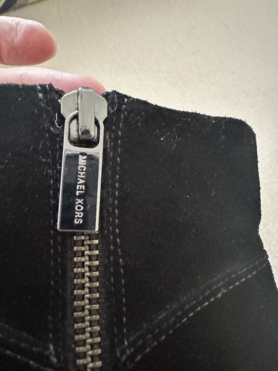 Michael Kors Scarpe da donna: Bottines Michael Kors T 35.5 en daim noir. – Usato da Versoix venduto da sne_zx2d 5