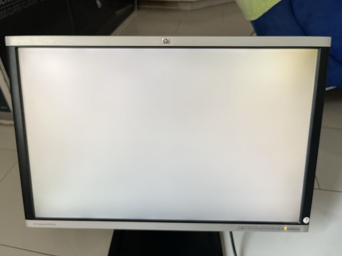 Monitore: HP Compaq LA2405wg – Gebraucht aus Endingen von Ilya_ 1