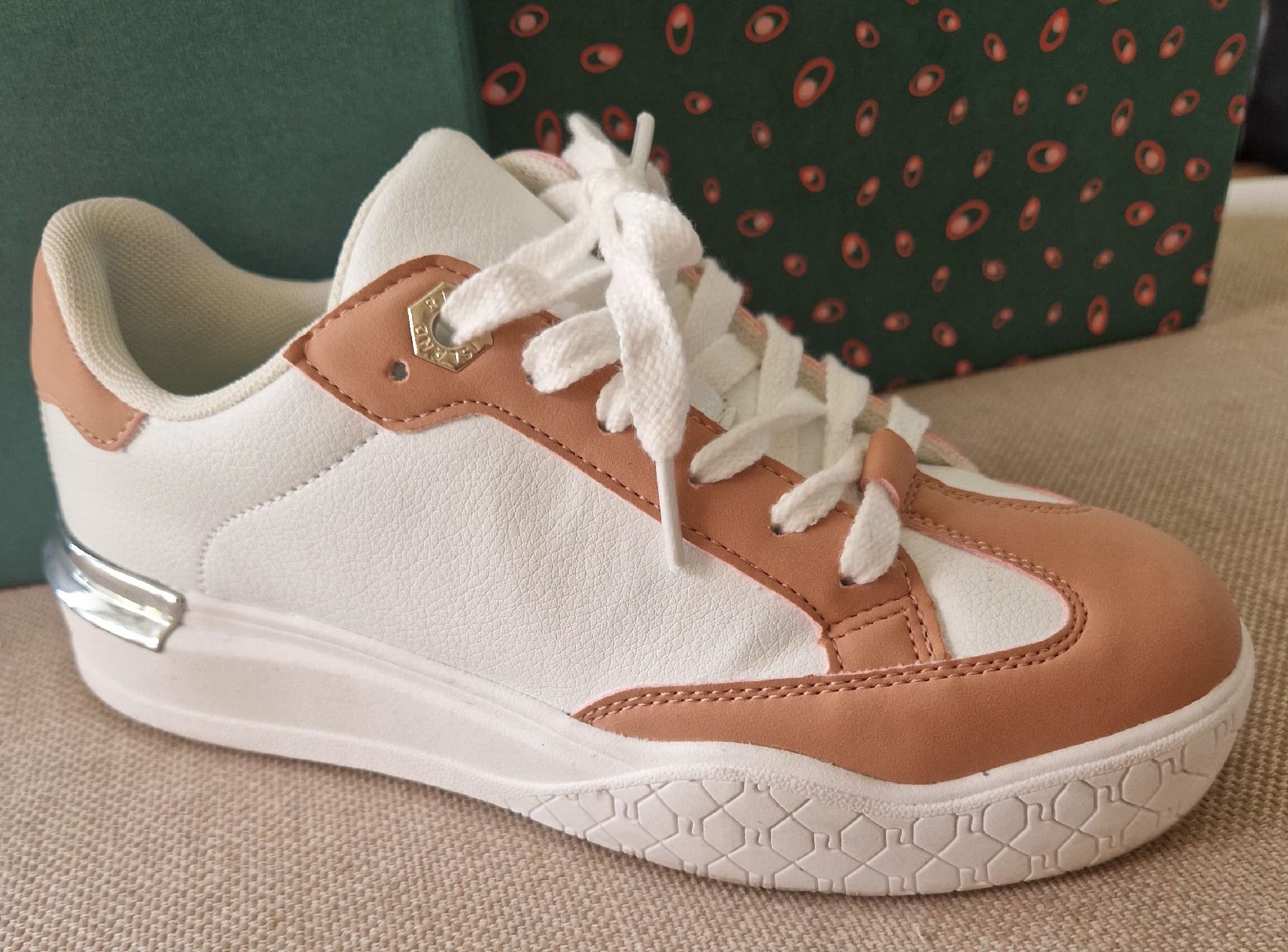 Schuhe für Mädchen: Original Sneakers von FUTURE 2,  Weiss/Rosé Gr.35 – Neu (gemäss Beschreibung) aus Appenzell von Top_Top 3