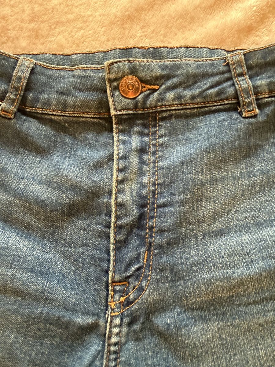H&M Jeans: Short en jeans – Gebraucht aus Prilly von bru_kk67 2