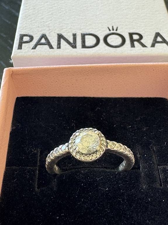 Pandora Ringe: Pandora Ring Solitär – Gebraucht aus Jonen von victoria0206 1