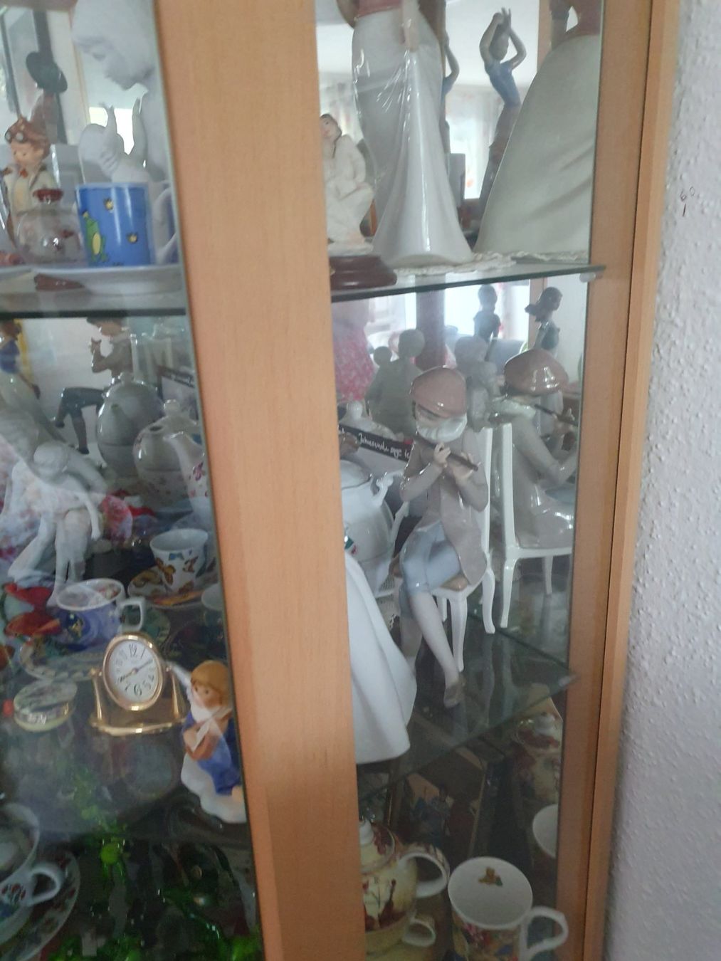 Vetrine: Eckvitrine Holz Glas – Usato da Klingnau venduto da Fee1960 1
