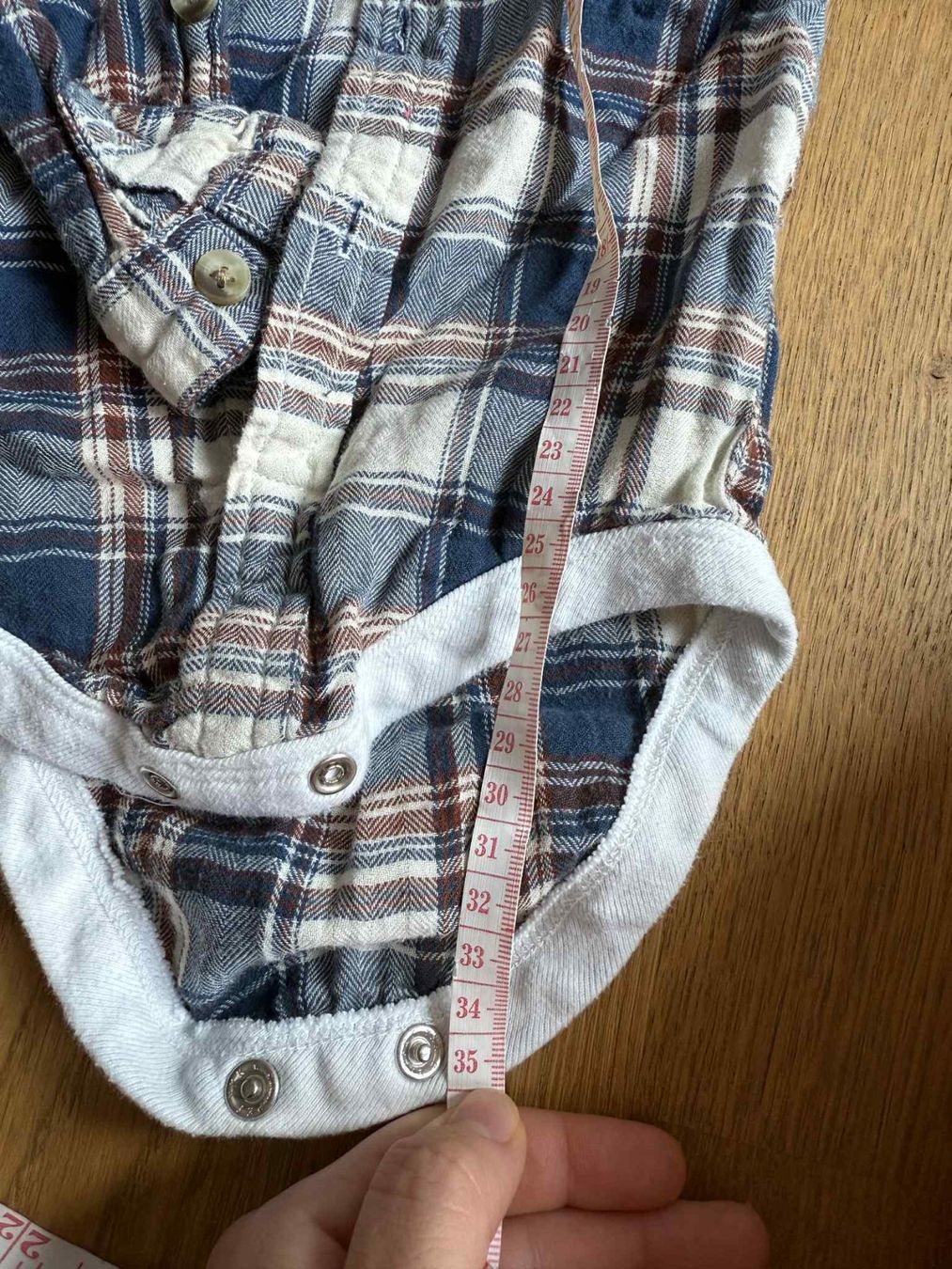 Hemden, Tops & T-Shirts: Body mit Hemd-Optik, Grösse 3-6 Monate – Gebraucht aus Riehen von edu_92w7 1