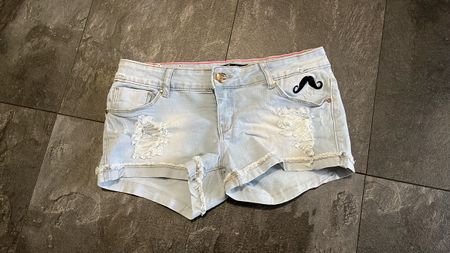 Shorts hellblau 