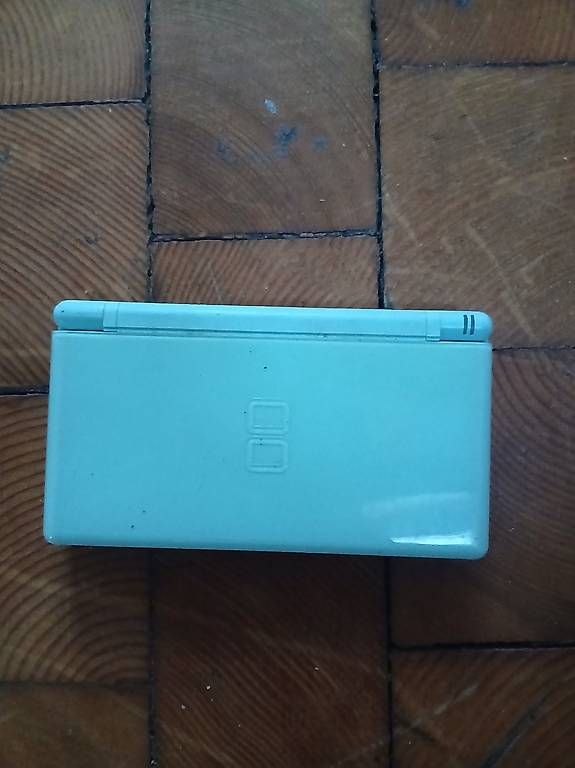 Nintendo Konsolen: Nintendo DS lite – Gebraucht aus Locarno von sch_r2rh