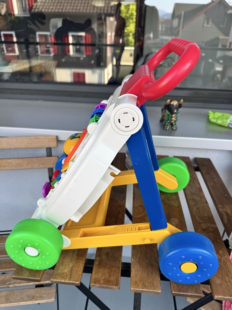 Fisher-Price Giocattoli: Fisher-Price Walker good condition multicolor – Usato da Baar venduto da Salome_Zbinden 3