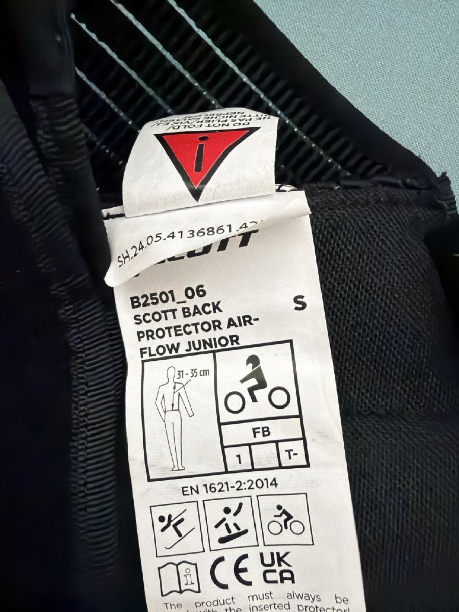 Protections: Scott Back Protector Airflow Junior Grösse S gebraucht – D'occasion à Degersheim par 8sven 2