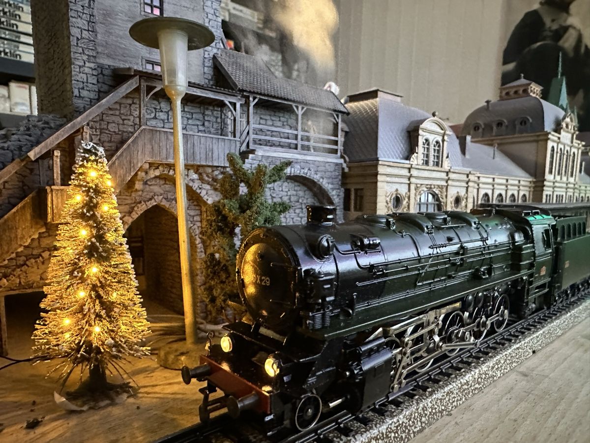 Märklin Modellini di ferrovie: Märklin 3046 SNCF BR 151 – Usato da Lupsingen venduto da New-Haven