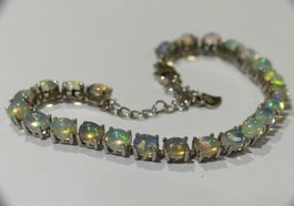 Armband mit Kristall-Opalen