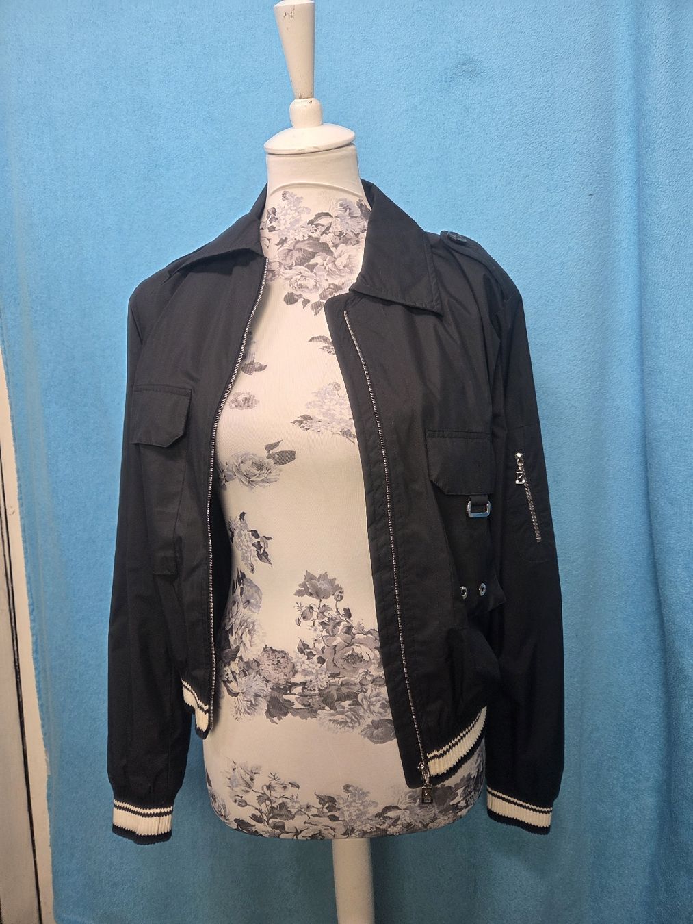 Bogner Jacken: Bogner Windjacke Größe 38 schwarz mit Strickbund – Gebraucht aus Kreuzlingen von ang_7k8d 4