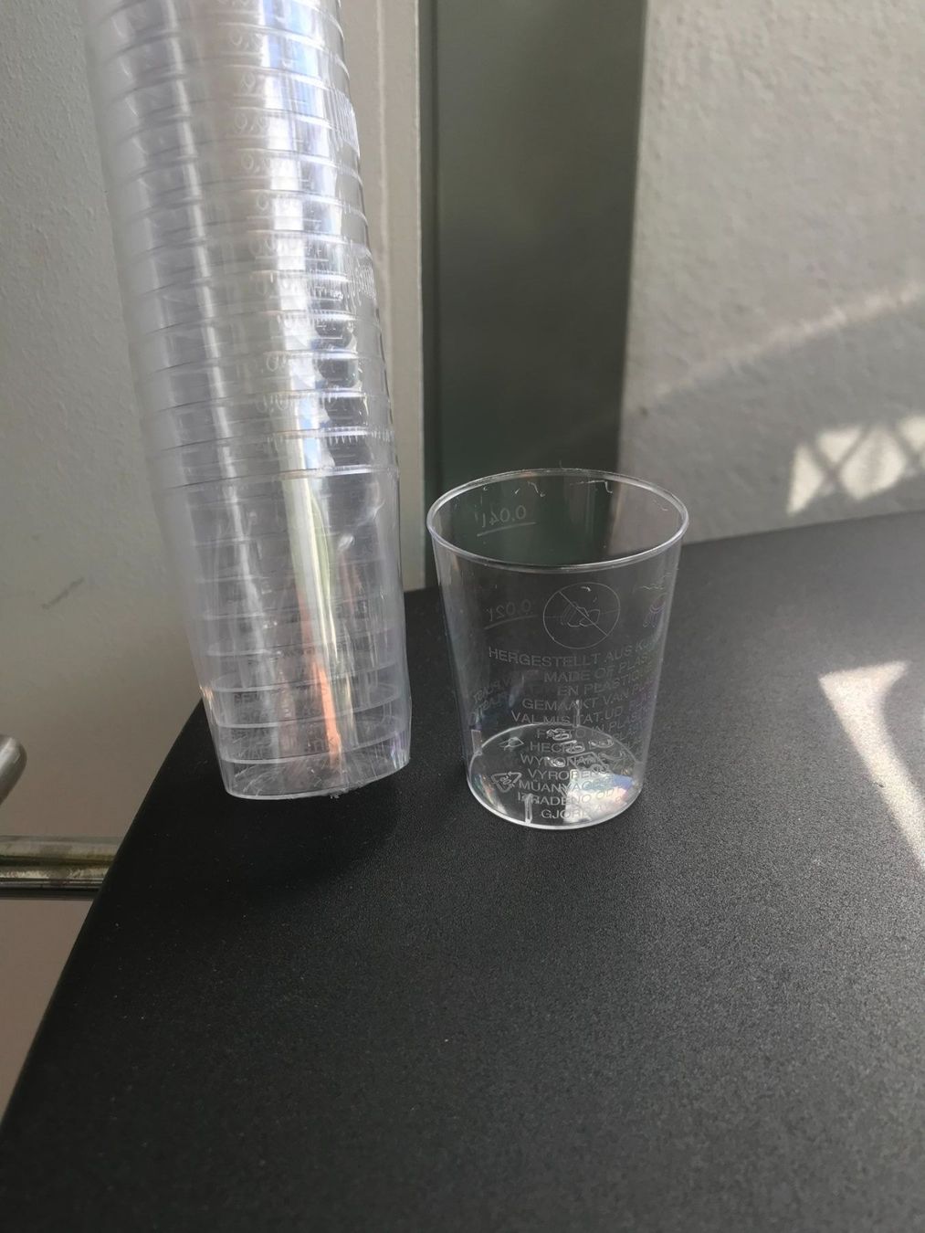 Bicchieri: 50 Degustationsbecher mit Eichstrich 0.02 und 0.04 klar – Nuovo e nell'imballaggio originale da Olten venduto da Einwegparadies
