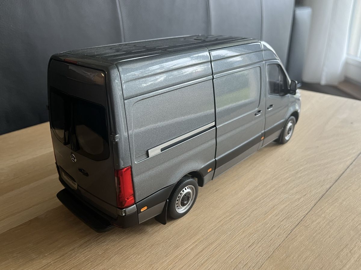 Norev Modellini d'auto: Mercedes-Benz Sprinter 1/18 Norev – Nuovo e nell'imballaggio originale da Léchelles venduto da Mlinspiration 3