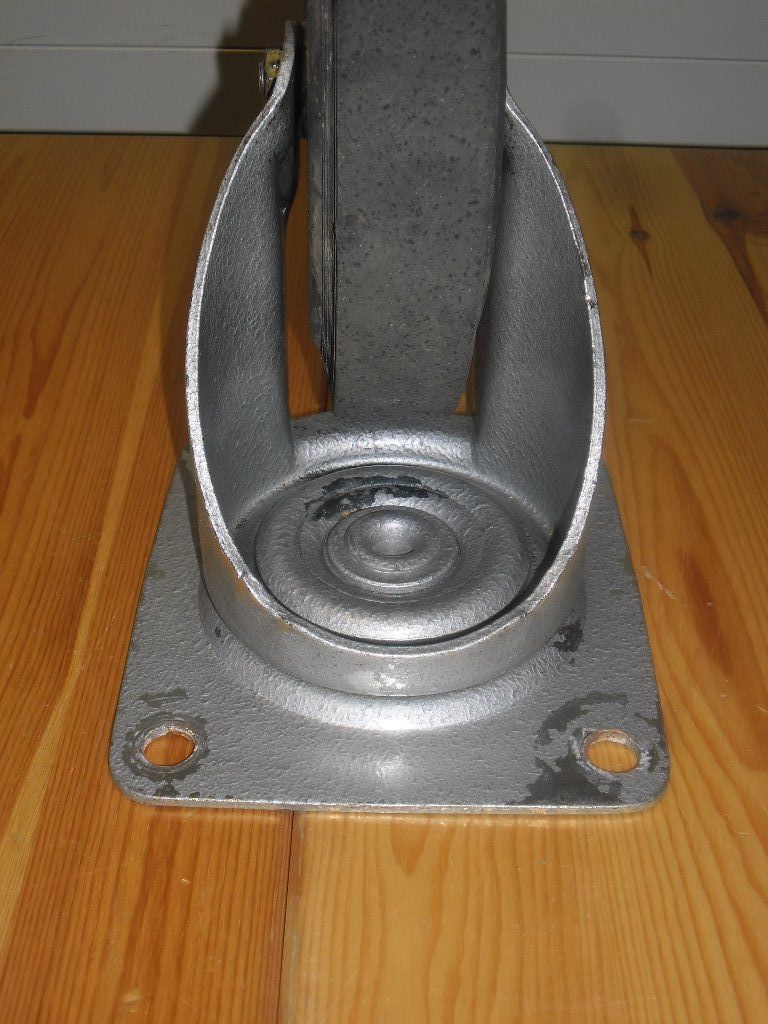 Altro per stoccaggio & trasporto: 2  Räder / Rollen , 22cm – Usato da Büren SO venduto da omsa 2