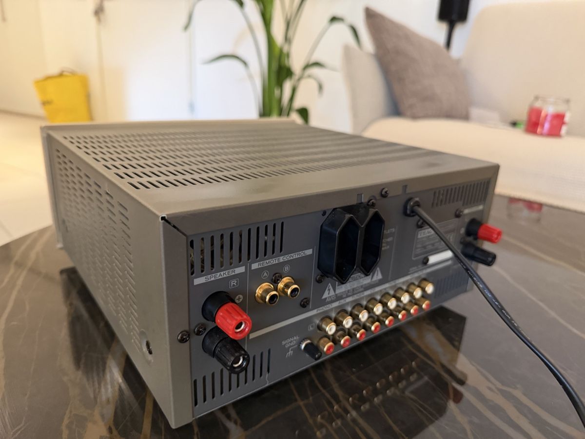 Teac Amplificatori: TEAC A-H 500i VERSTÄRKER – Usato da Rapperswil SG venduto da Whitecielo 2