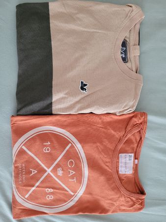 2 Weekend Offender T-Shirts beige (L) orange (M)