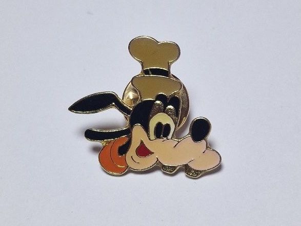 Disney Placchette & Badge: Disney Goofy Pin – Usato da Mitlödi venduto da Raphy1996