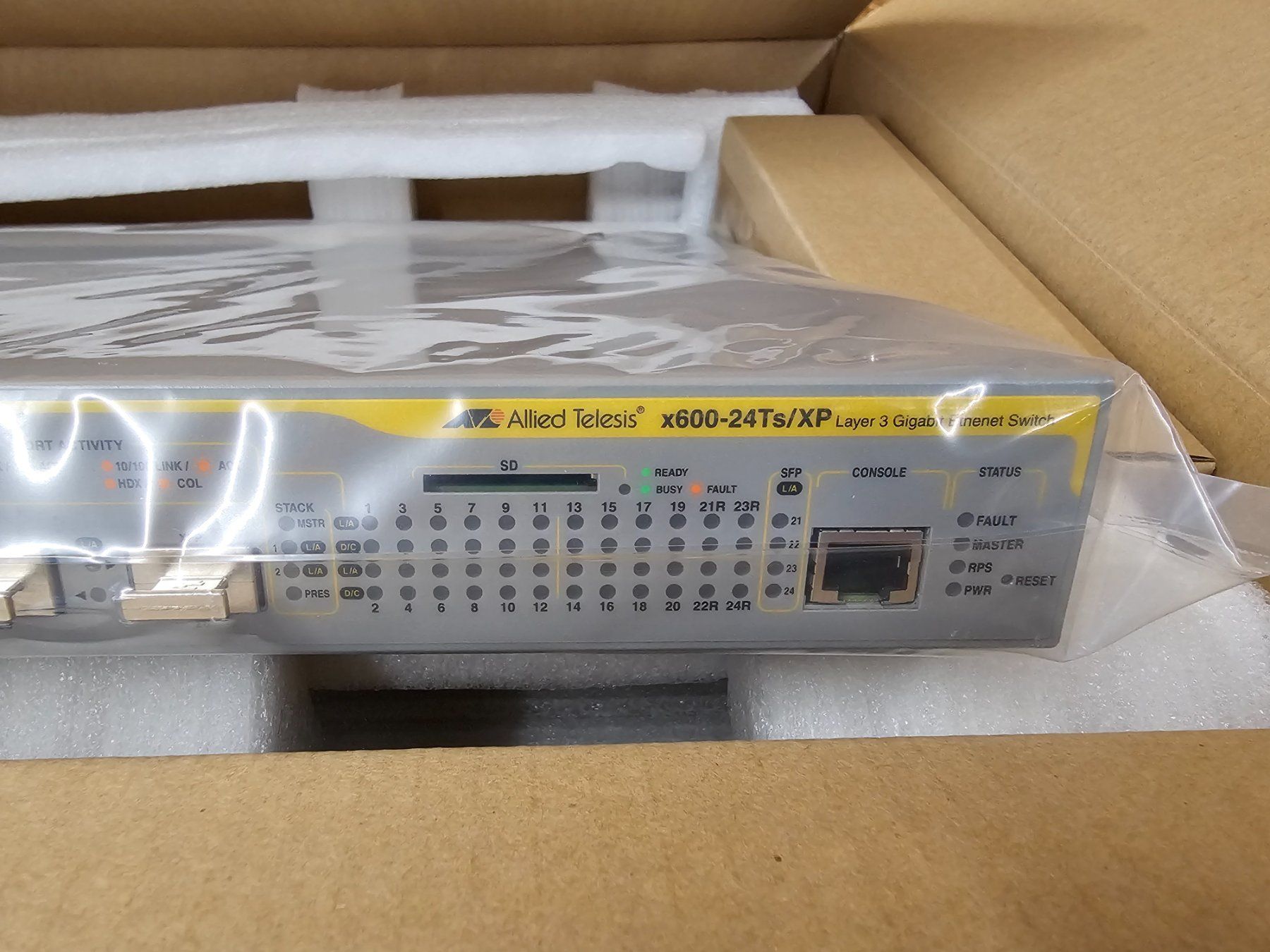 Server: 3gbs switch Allied Telesis x600-24ts/xp Neu – Neu und originalverpackt aus Schupfart von philippb06 2