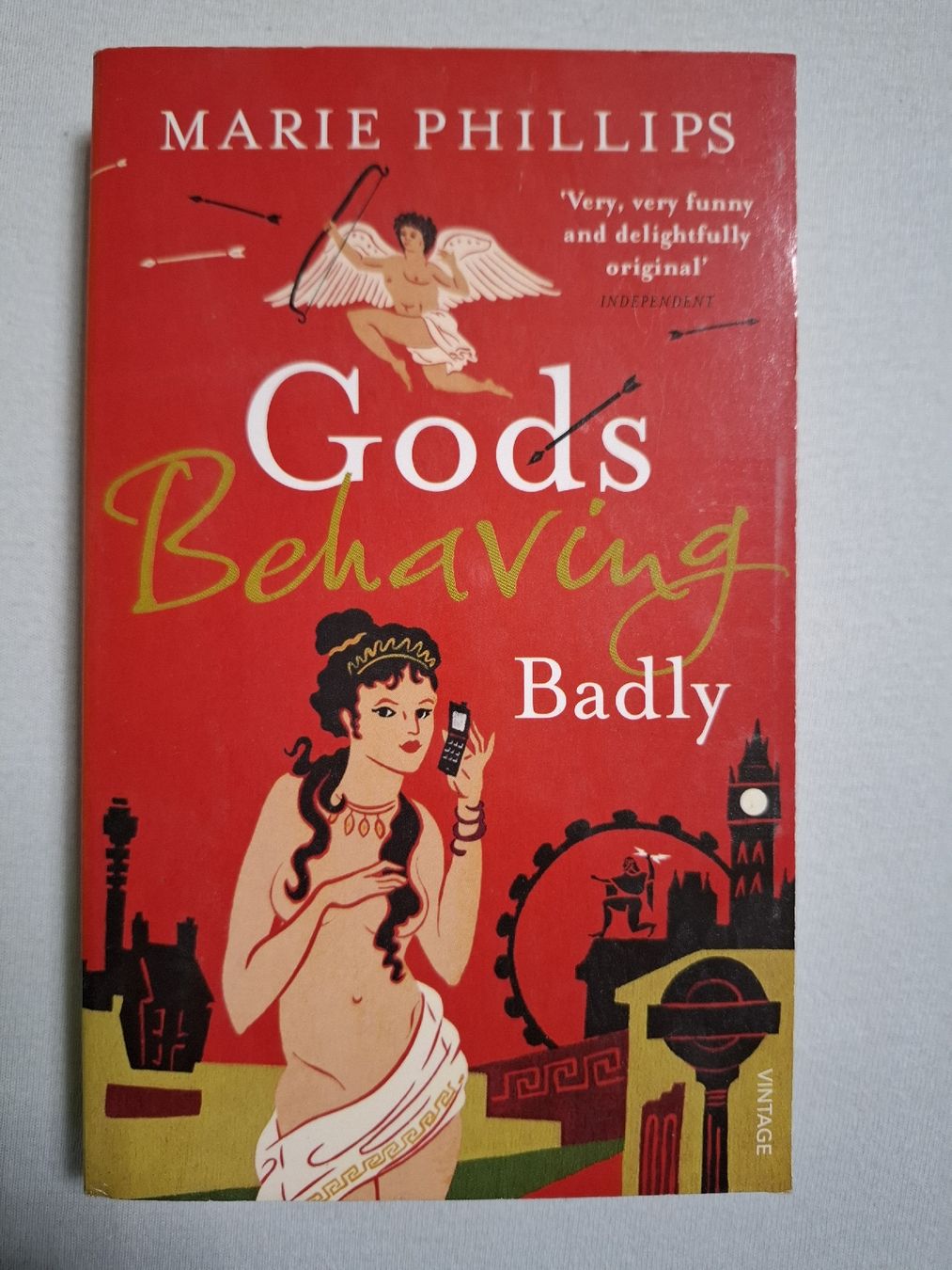 Libri: Gods Behaving Badly. Marie Phillips. Englisch – Usato da Urtenen-Schönbühl venduto da nerdgirl