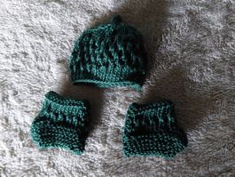 Zauberhaftes Mützli mit Finkli hangestrickt fürs Püppli, neu
