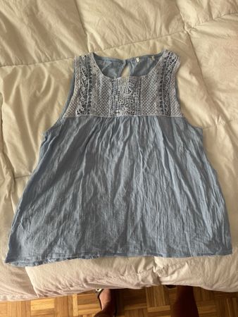 Haut femme bleu avec dentelle taille M bon état