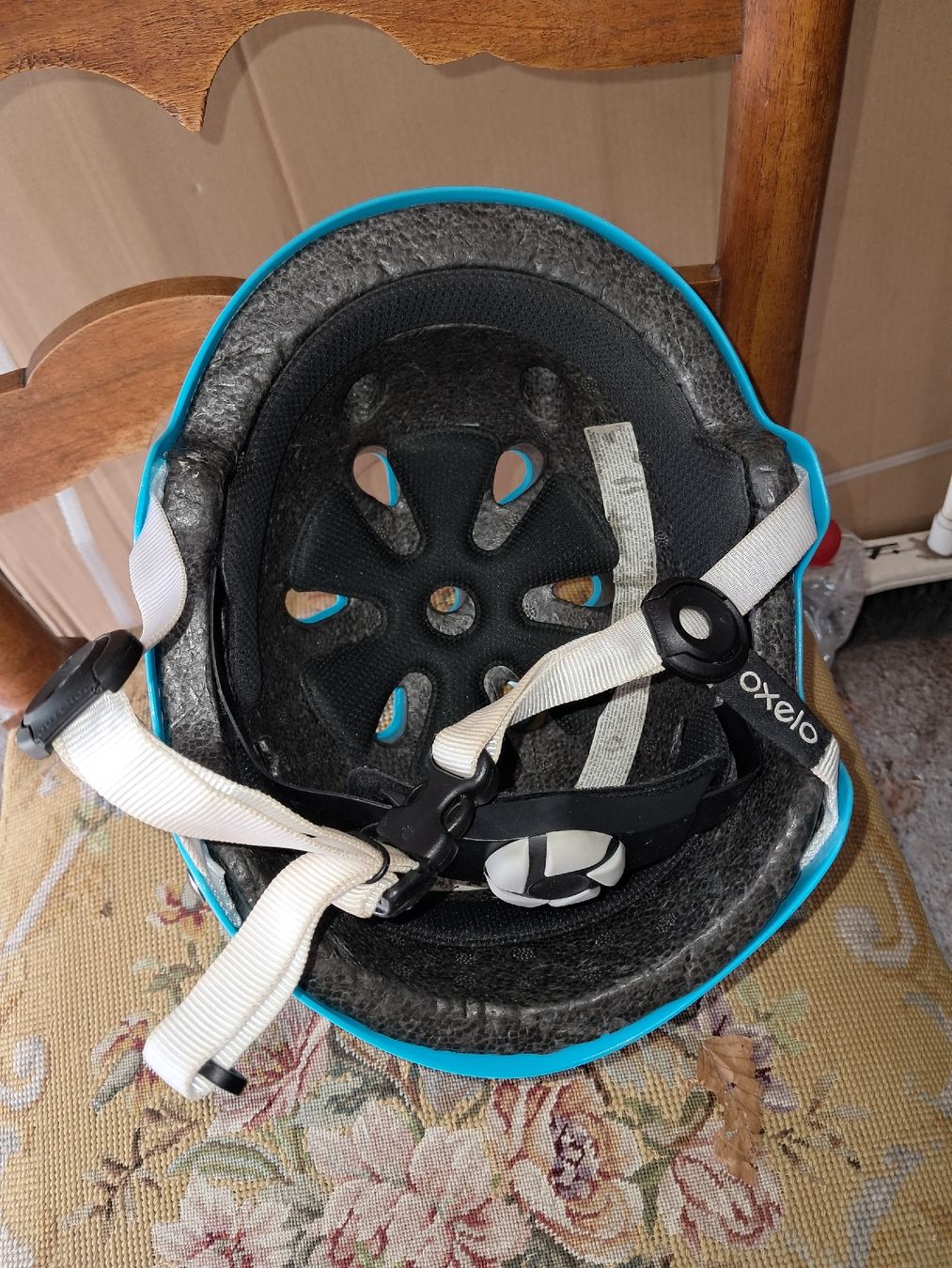 Oxelo Caschi: Casque vélo enfant oxelo – Usato da Le locle venduto da juliensaran 4