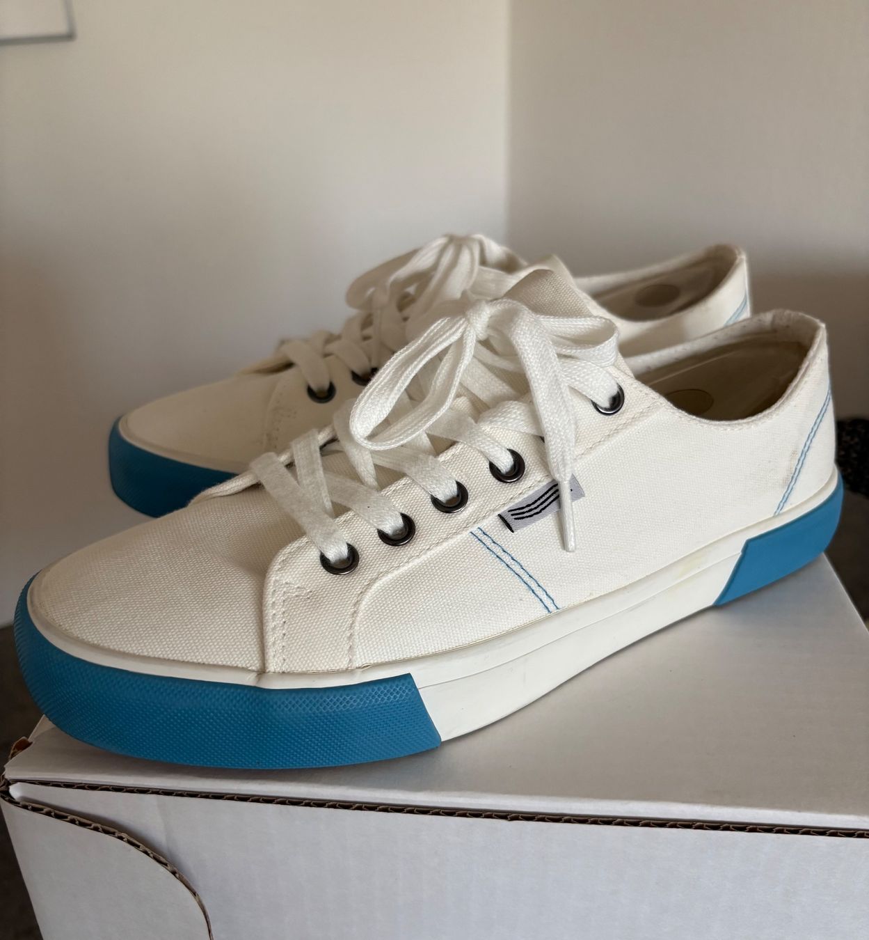 Damenschuhe: 2 Paar Stoffschuhe gr40, neuwertig – Gebraucht aus Niederbipp von fashionfuchs 1