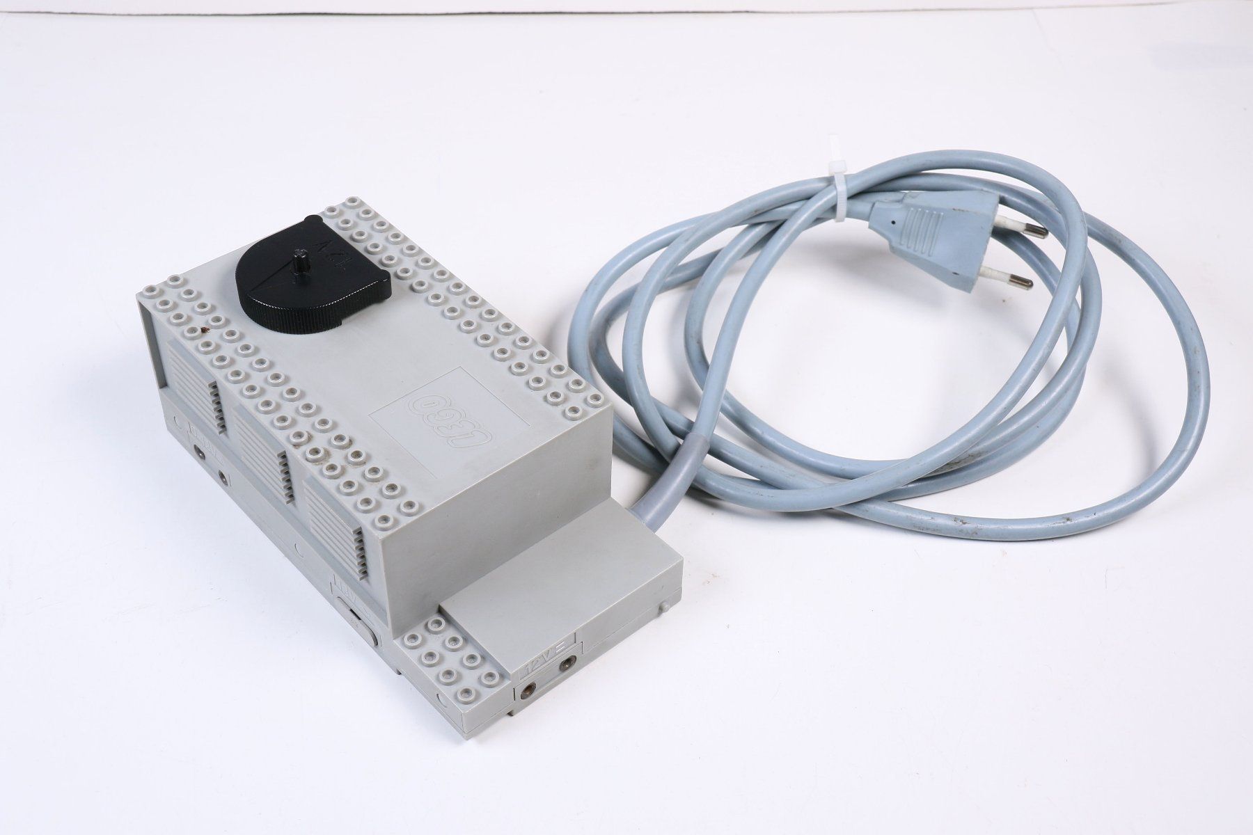 Lego Kit di costruzioni: Lego Eisenbahn - 12 Volt Transformer – Usato da Hettlingen venduto da Scholi99