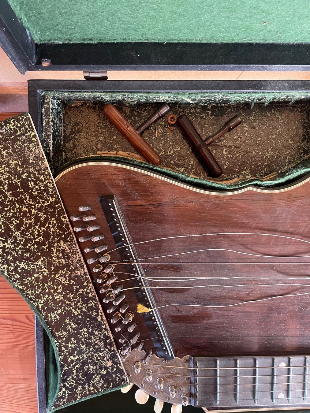 Musikinstrumente: Zither – Defekt aus Bern von respublica 3