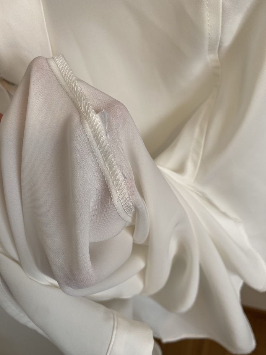DKNY Camicette: Elegante DKNY Damenbluse, weiss – Usato da Baar venduto da annasorbian 2