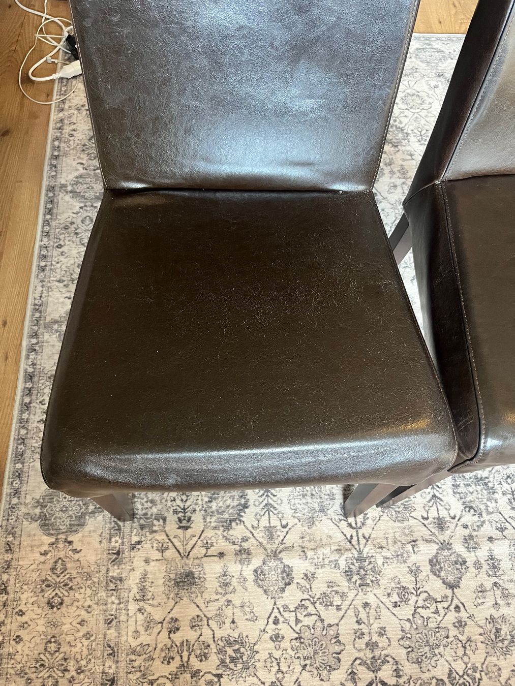 Stühle: 2 Lederstühle – Gebraucht aus Mönchaltorf von jjjn 2