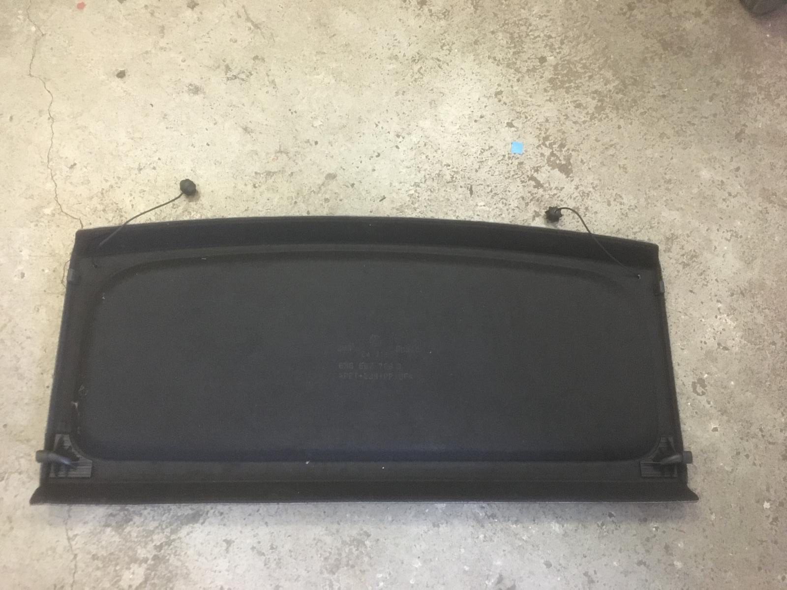 VW Tutti pezzi di ricambio auto: Hutablage VW Polo 6R1, 6C1 – Usato da Frauenfeld venduto da stern081