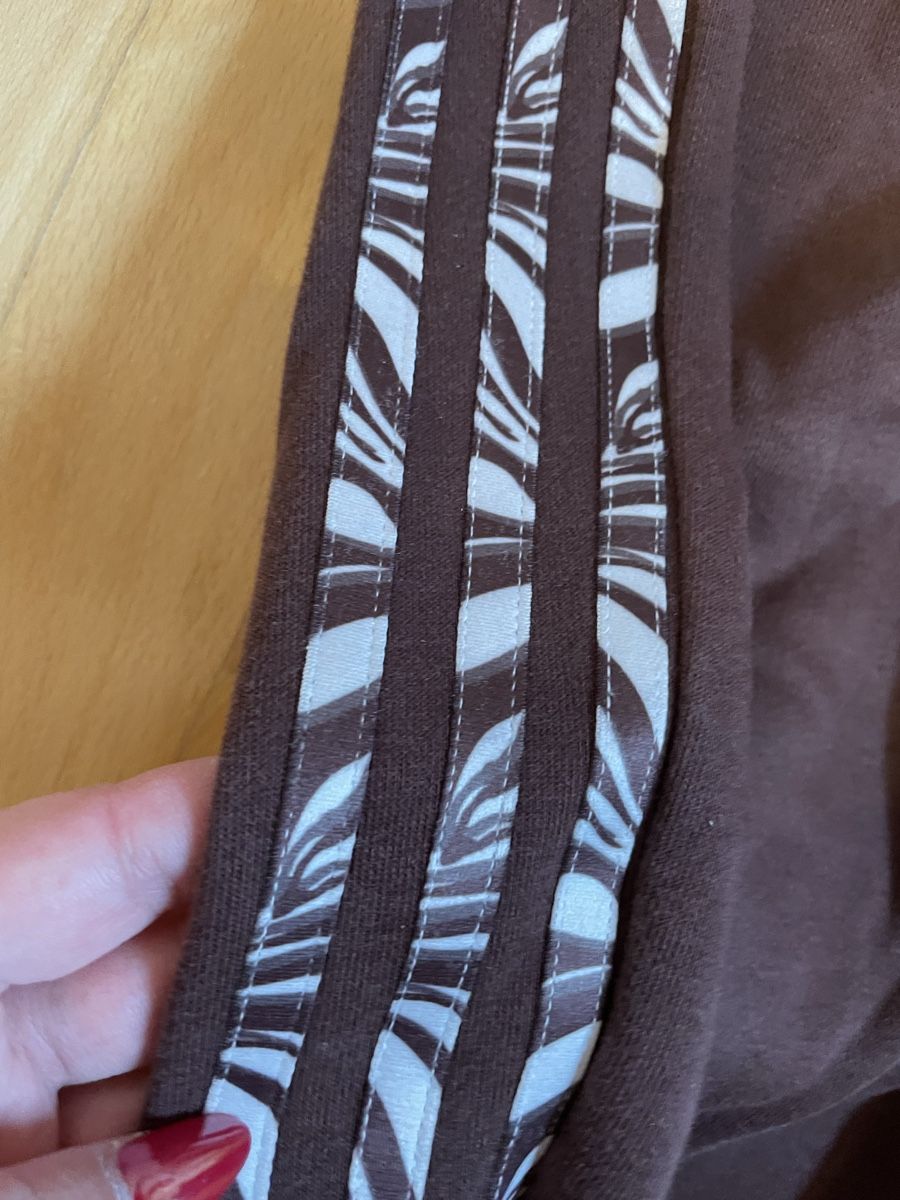 Adidas Pantaloni: Braune Adidas Trainerhose – Usato da Turgi venduto da eiiinalem 2