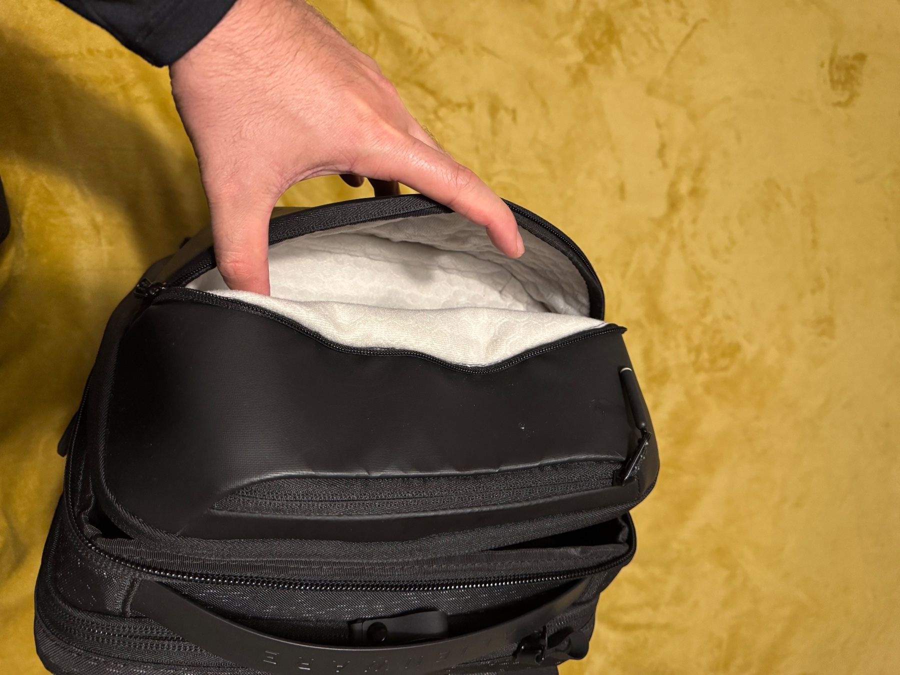 Alienware Rucksäcke: Alienware Horizon Travel Backpack 18 – Neu (gemäss Beschreibung) aus Ecublens VD von  3
