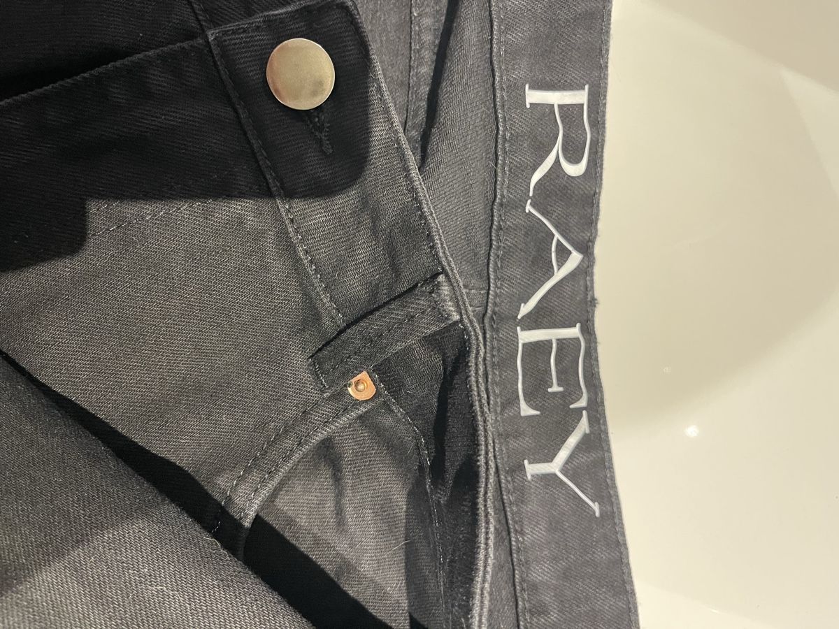 Jeans: Schwarze RAEY Jeans – Usato da Mauren venduto da toppiloppi 2
