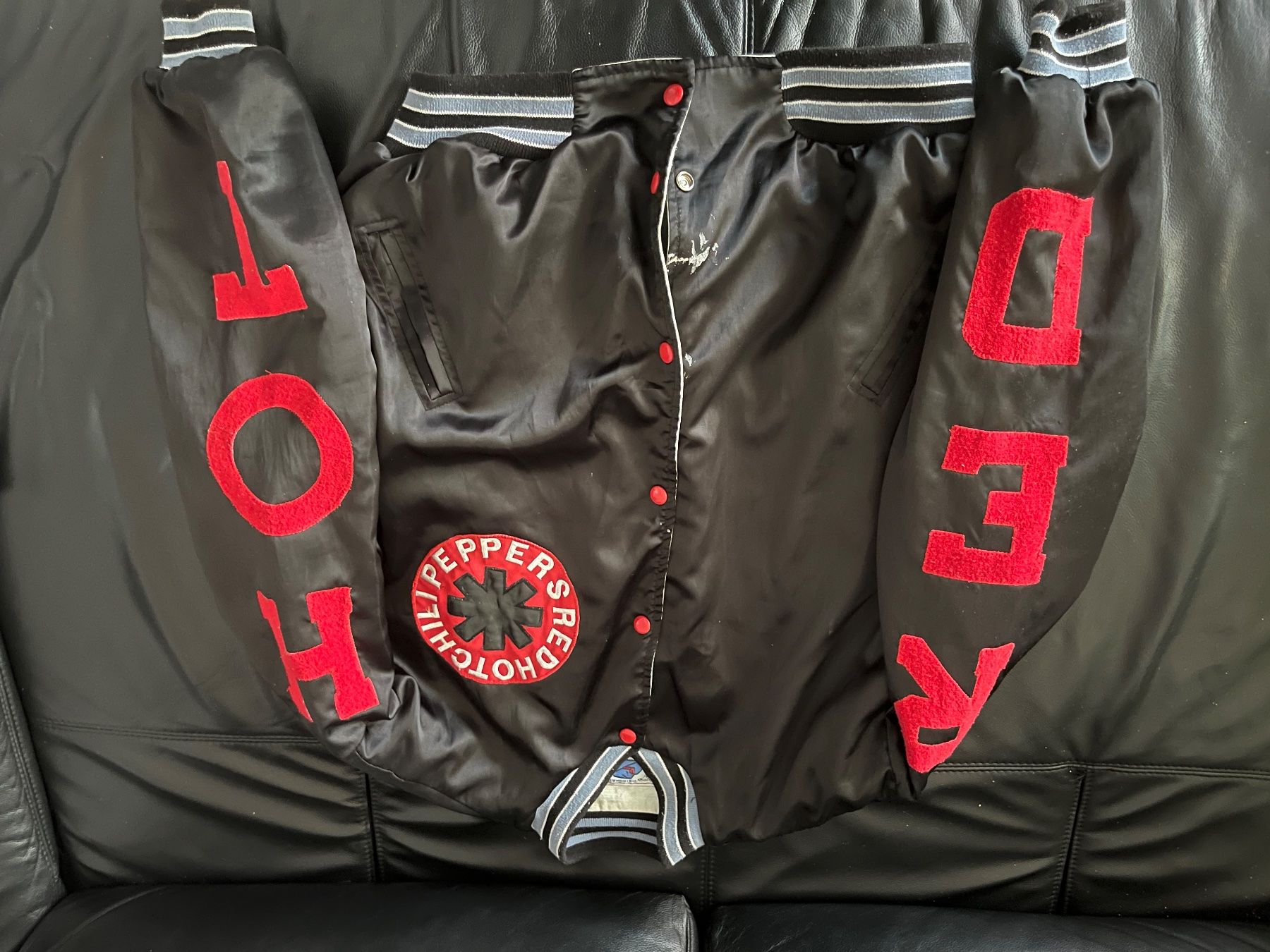 Giacche: Red Hot Chili Peppers Jacke – Usato da Unterkulm venduto da Malibu1977