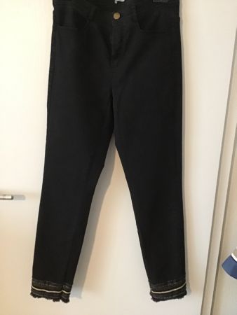 TUZZI Jeans schwarz Gr. 36 mit goldiger Verzierung