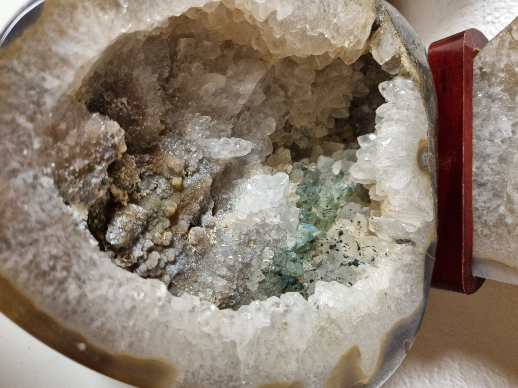 Minerali & Pietre curative: Grosse ACHAT Geode auf Holzständer – Usato da Eschenz venduto da Bibas1 7