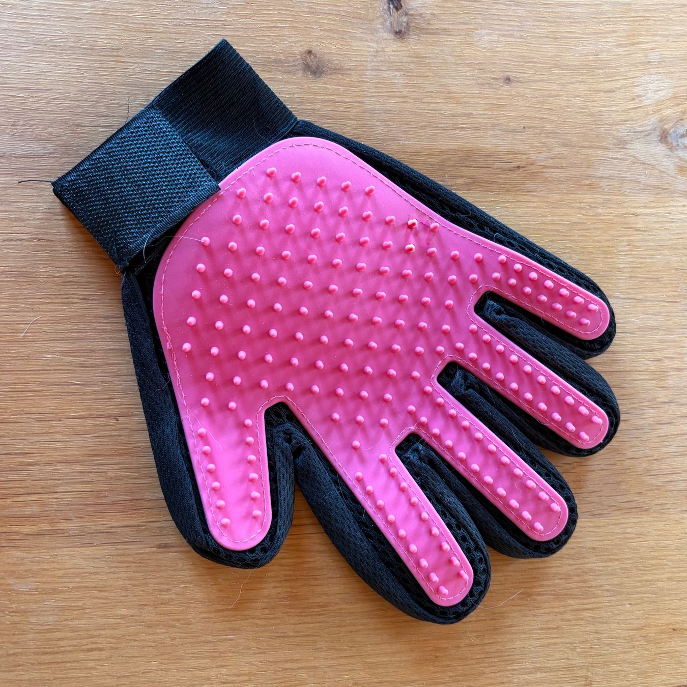Autres soins des cheveux: Trixie Fellpflege Handschuh – D'occasion à Siblingen par Vany_McDougall 1