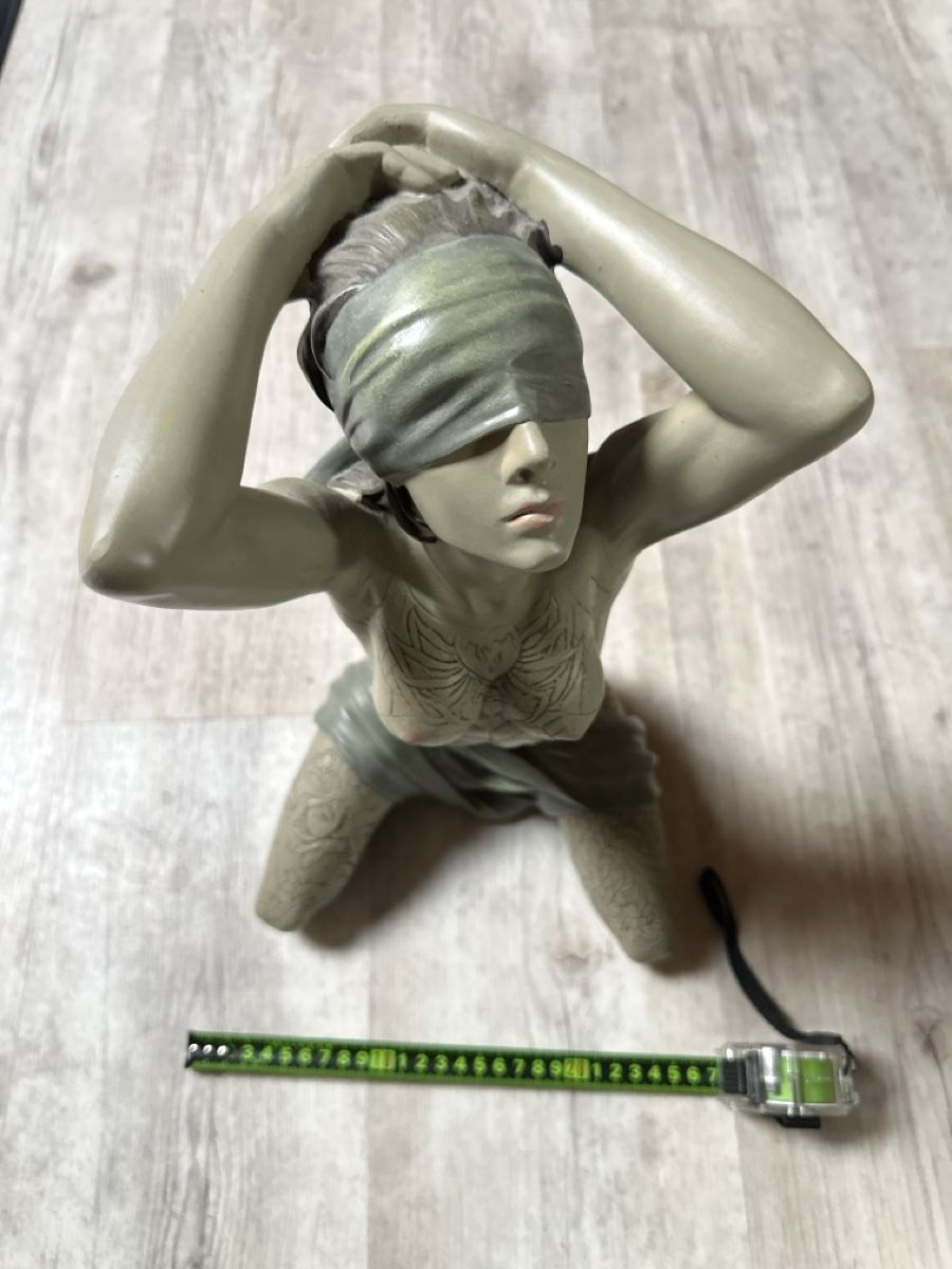 Sculture & Statue: Skulptur Frau mit Tattoos, Kunstobjekt – Usato da Arisdorf venduto da Thor63