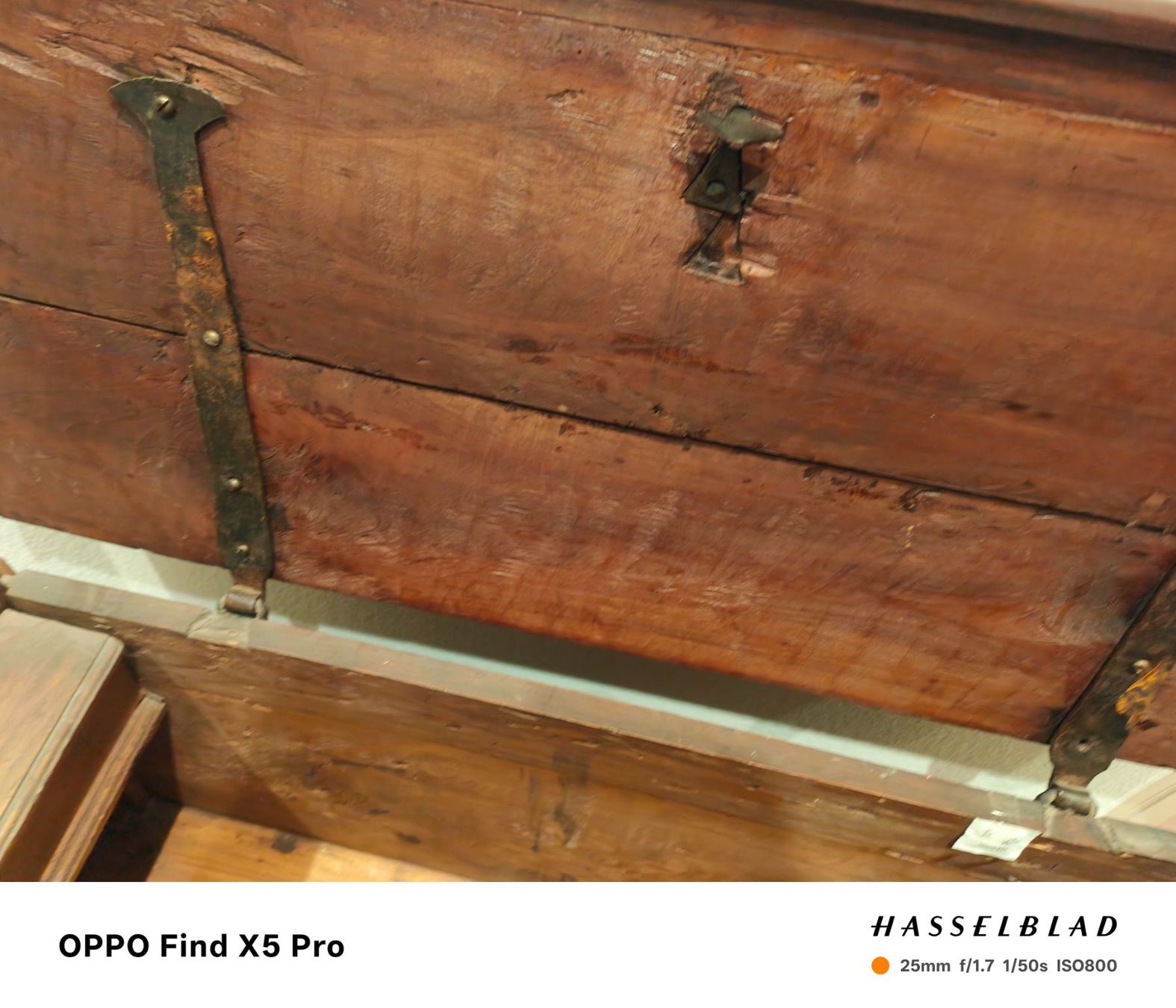 Cassapanche: Antike Truhe, alte Holztruhe, – Usato da Basel venduto da M2 8