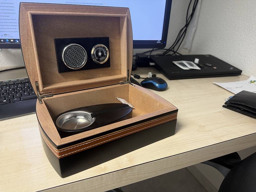 Humidor per sigari: Humidor  – Usato da Altishofen venduto da Kuonihof 1