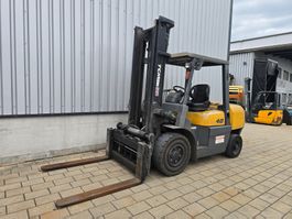 Stapler TCM FD40 Bj.2011Diesel Hub 400cm