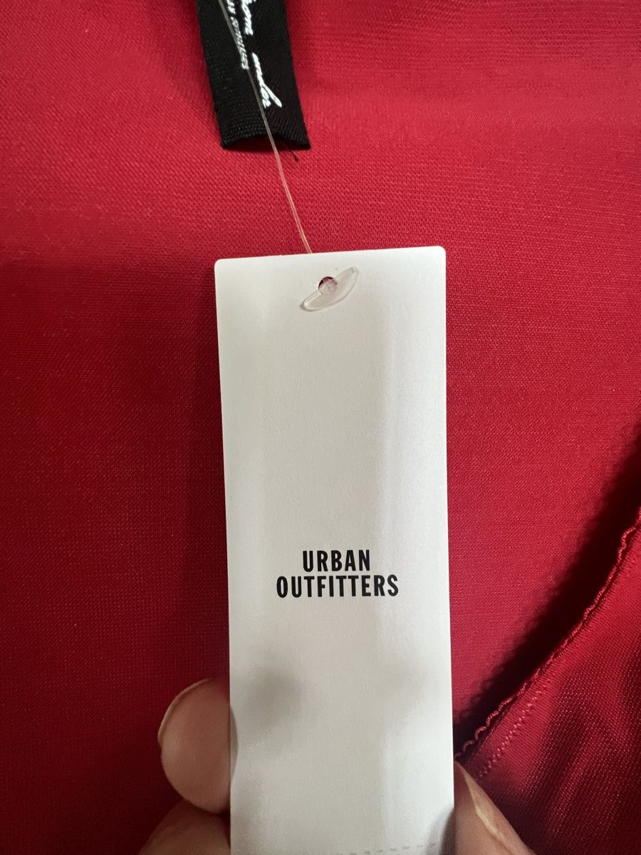 Urban Outfitters Top: Pull neuf urban outfitters taille l – Nuovo e nell'imballaggio originale da Lugnorre venduto da cla_j6bq 1